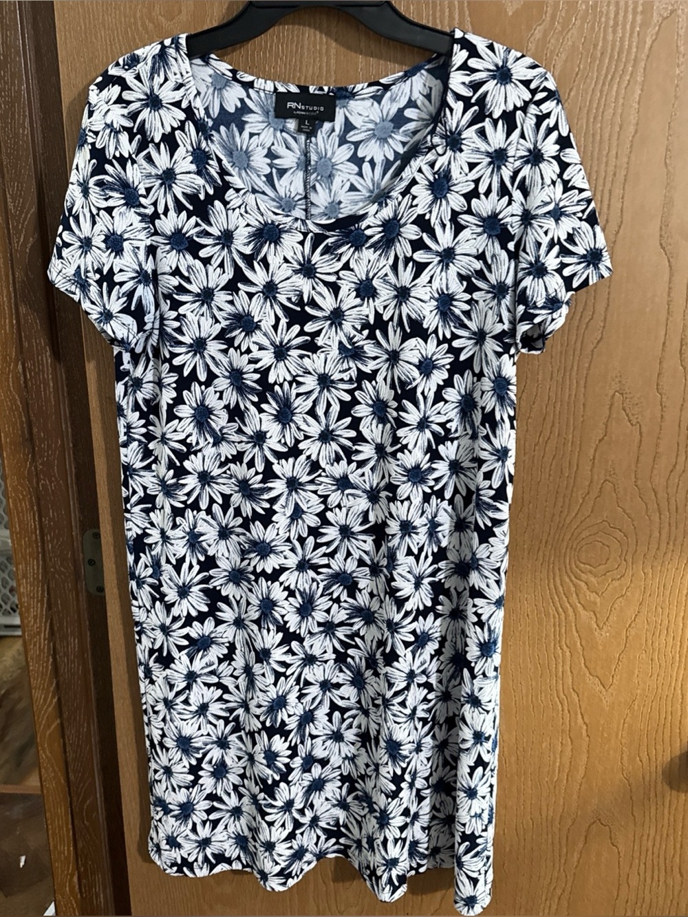 RN Studio Ronni Nicole Sleeveless Dress Blue and White Daisy Size Large